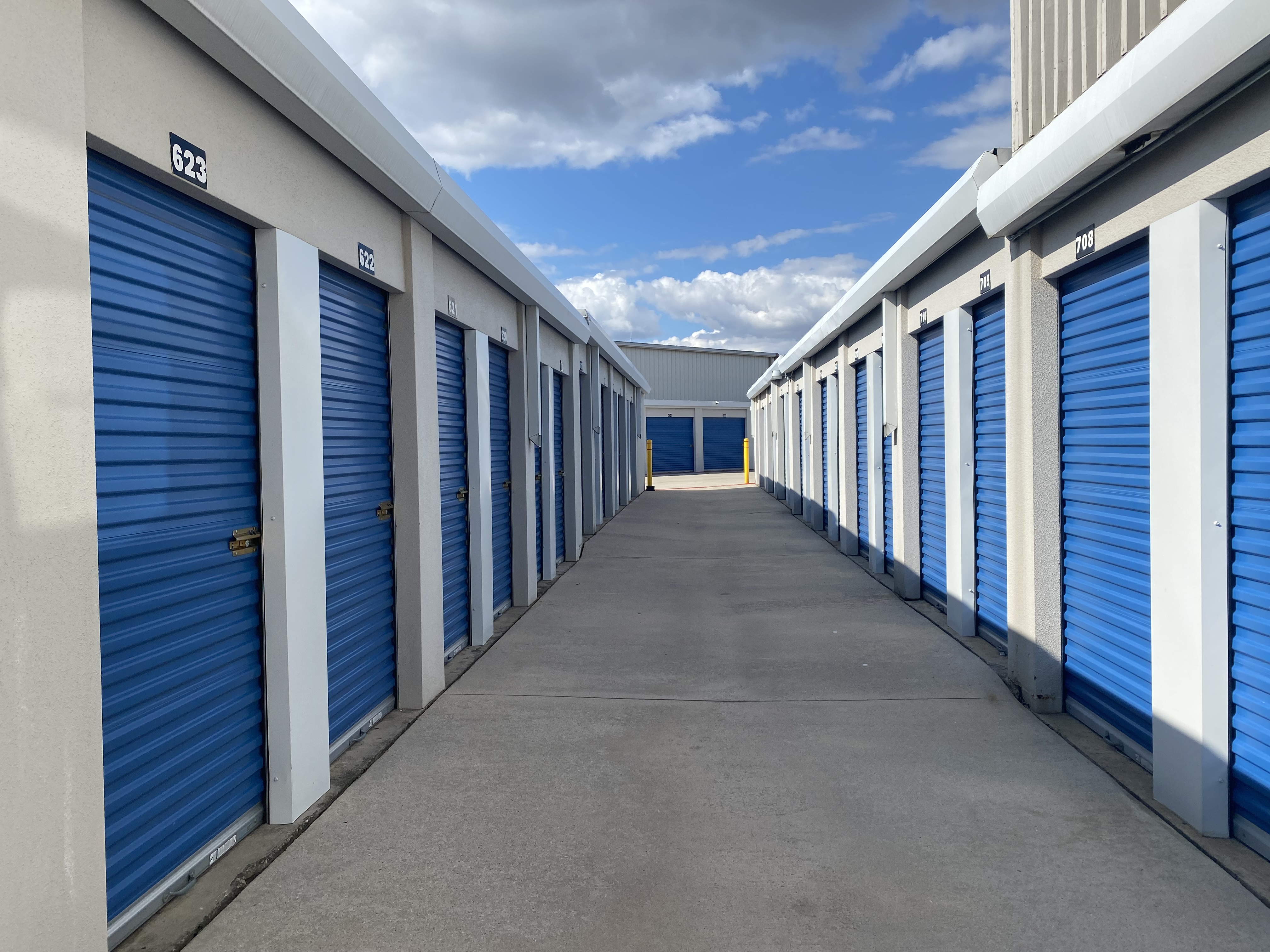 exterior storage units in Addison, TX